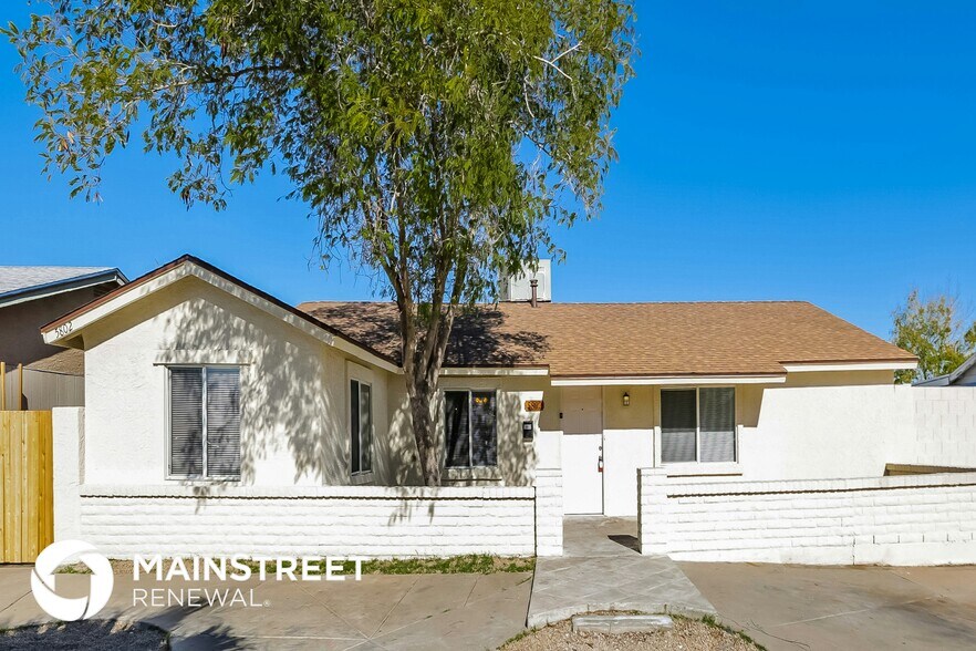 Primary Photo - 5802 W Berkeley Rd