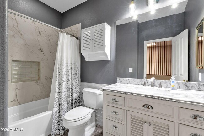 Building Photo - 12438 N Saguaro Blvd