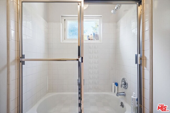Building Photo - 5025 Dantes View Dr