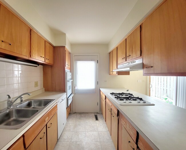 Building Photo - 712 Concord Ln