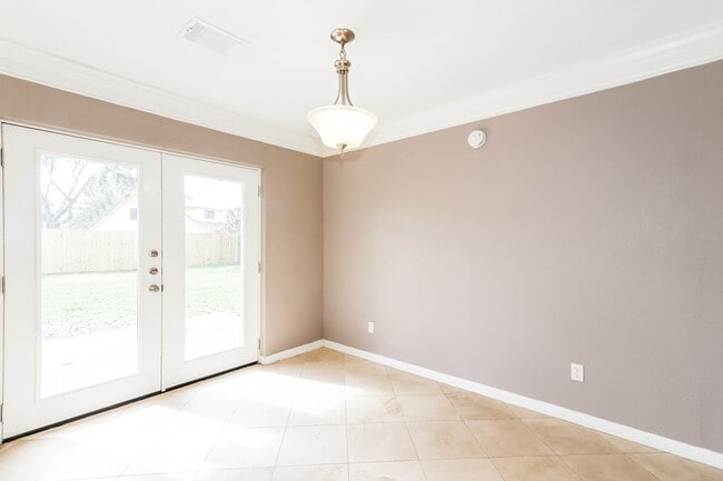 Building Photo - 22507 Red River Dr