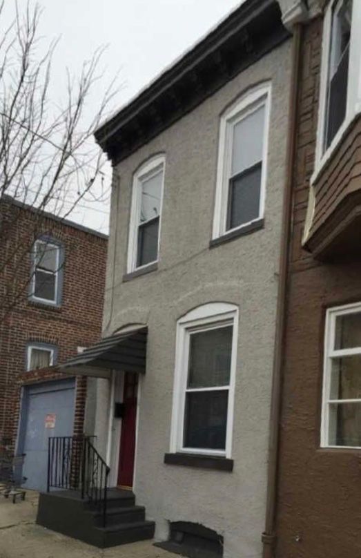 Building Photo - 245 Pensdale St