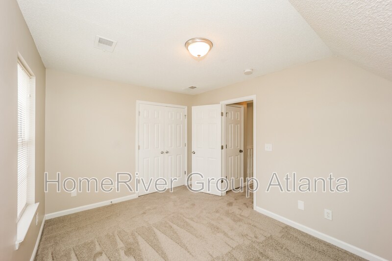Building Photo - 181 Saddleview Trail