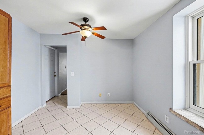 Building Photo - 120 Seward Ave