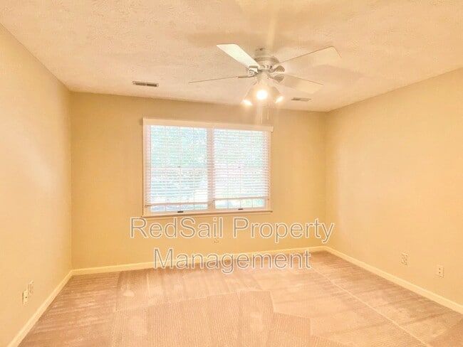 Building Photo - 100 Kanawah Run