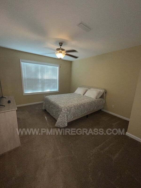 Building Photo - 214 Winterberry Way