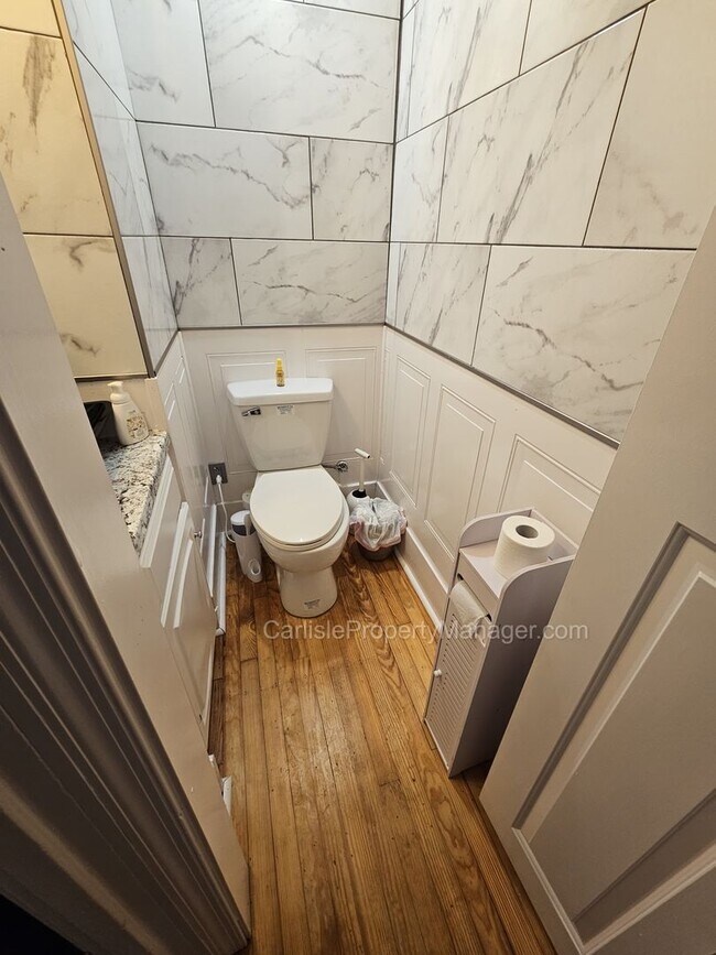 Building Photo - Fully Furnished Downtown Carlisle Townhouse with Fenced Yard and Off Street Parking