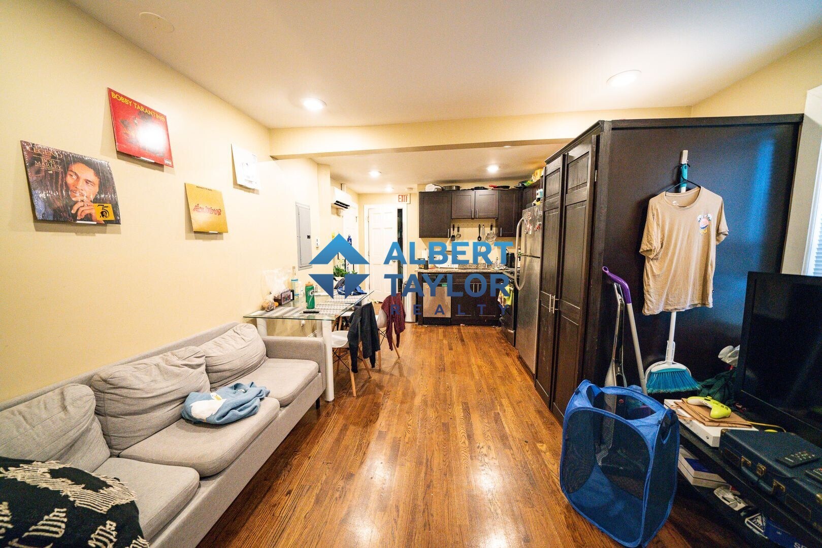 Building Photo - 4 Burke St