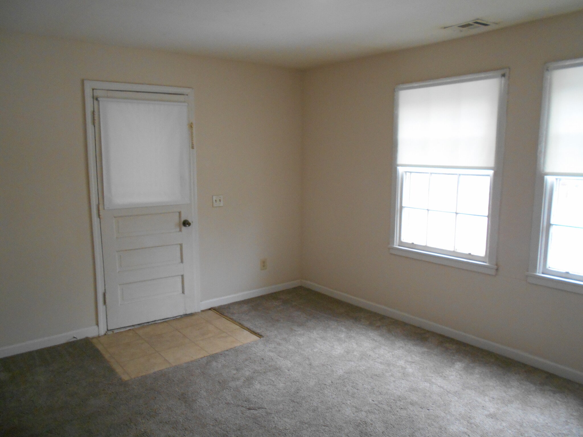 Building Photo - 4405 E Bayley St