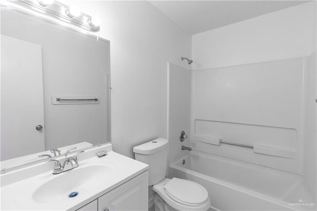 Building Photo - 404 Chile Pequin Dr