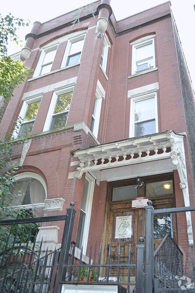 Building Photo - 1448 N Maplewood Ave