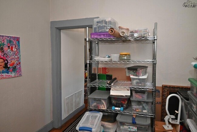 Building Photo - 1714 7th St