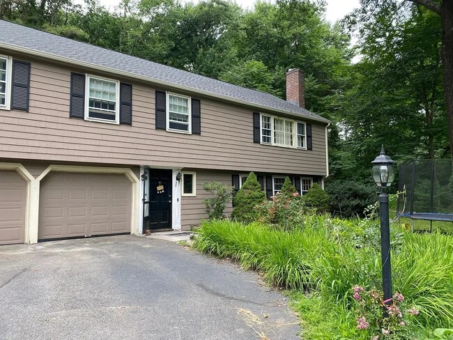Primary Photo - 34 Clubhouse Ln