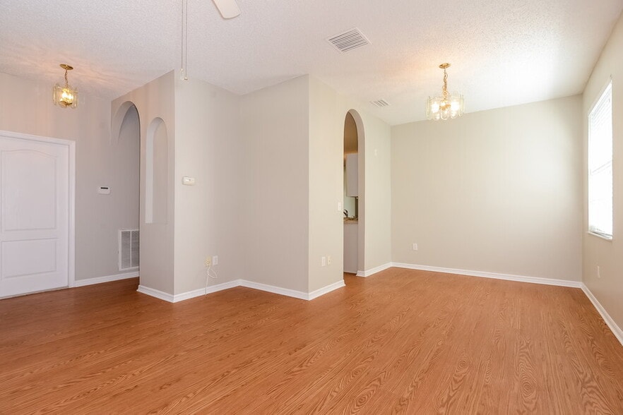 Building Photo - 22820 Marsh Wren Dr