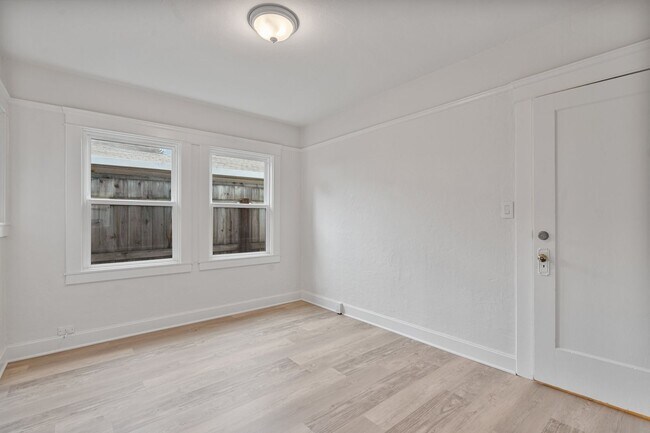 Building Photo - Beautifully Remodeled Home