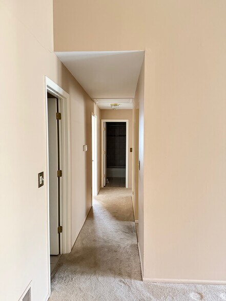 Building Photo - 608 Berkley Ct