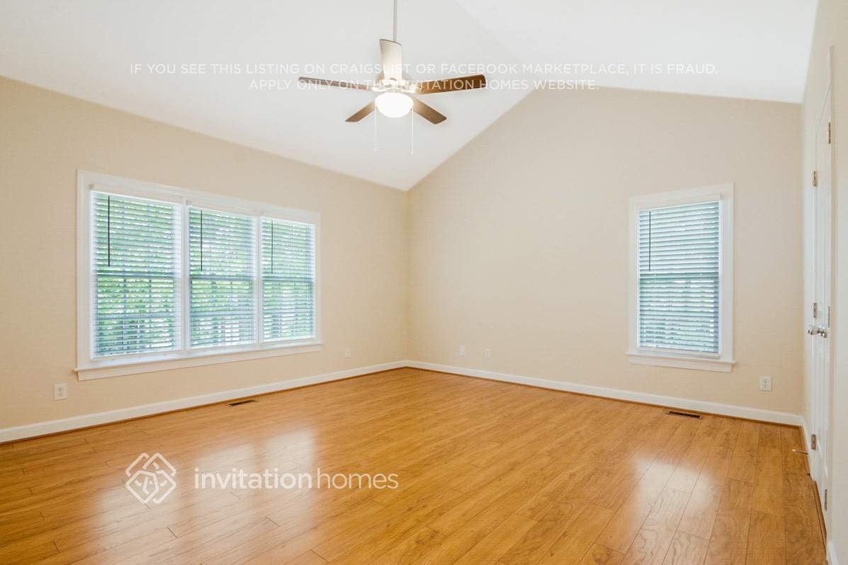 Building Photo - 405 Broadmoor Way