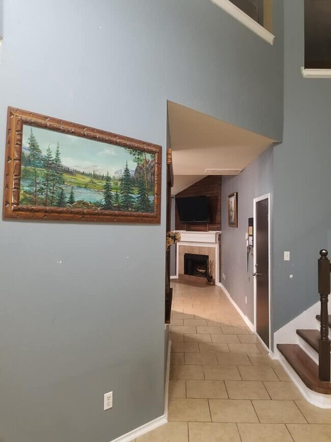 Building Photo - 5727 Woodmoss Ln