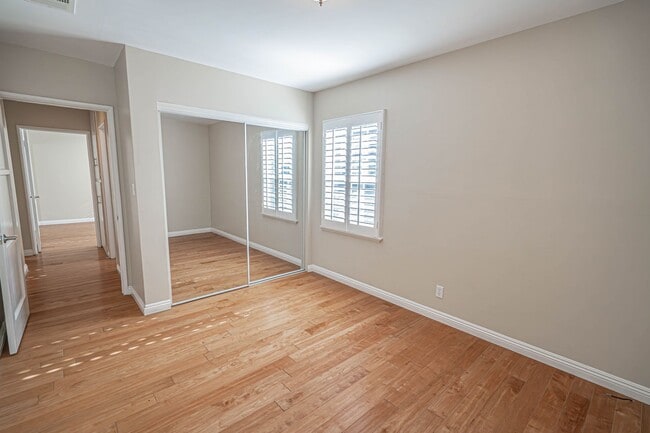 Building Photo - Charming 3-Bedroom Home for Rent in La Crescenta!