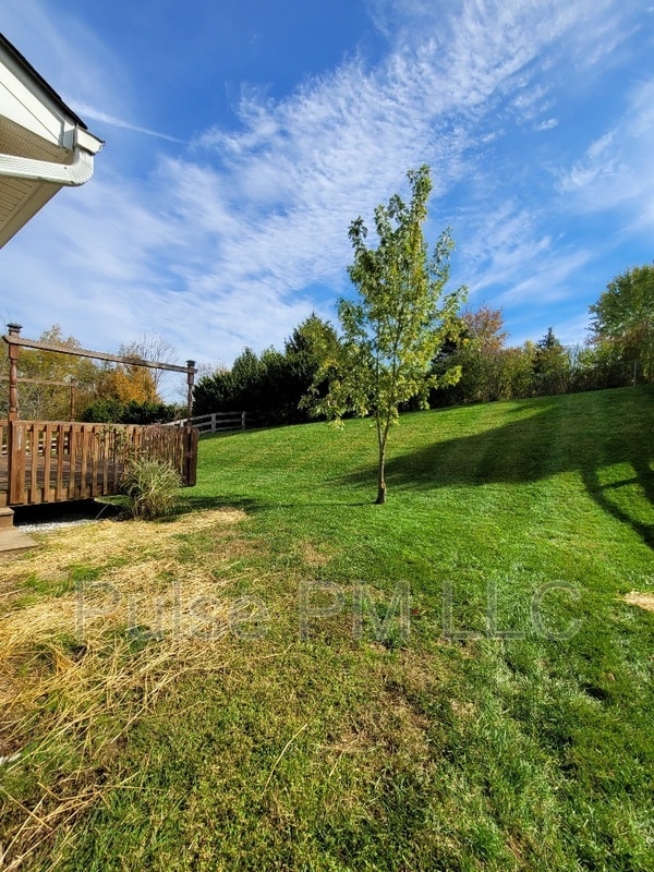 Building Photo - 10189 Chestnut Oak Dr
