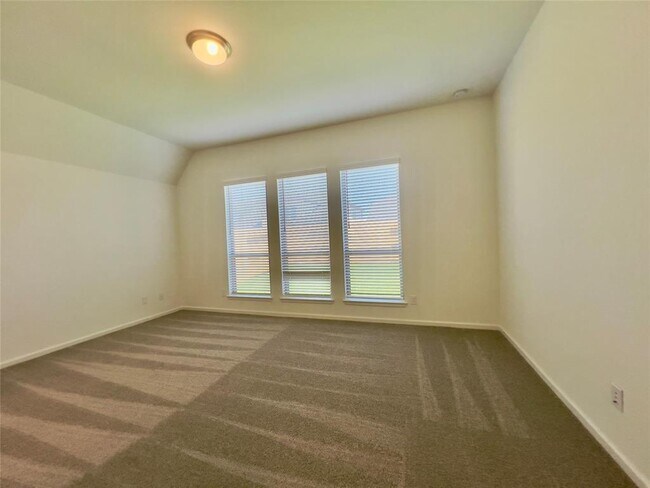 Building Photo - 10931 Spring Wind Dr
