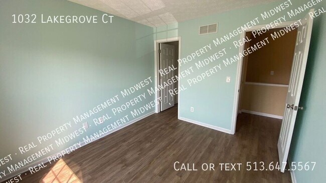 Building Photo - 1032 Lakegrove Ct