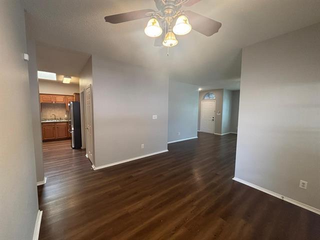 Building Photo - 2208 Wildwood Ln