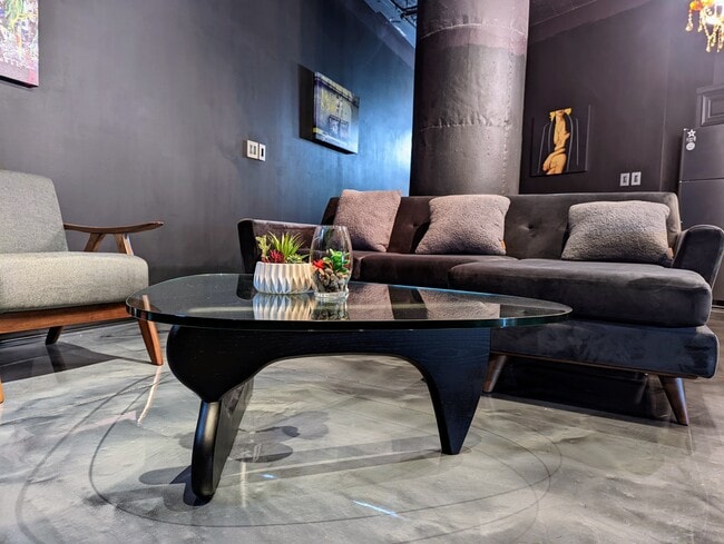 Building Photo - 1122 Jackson St