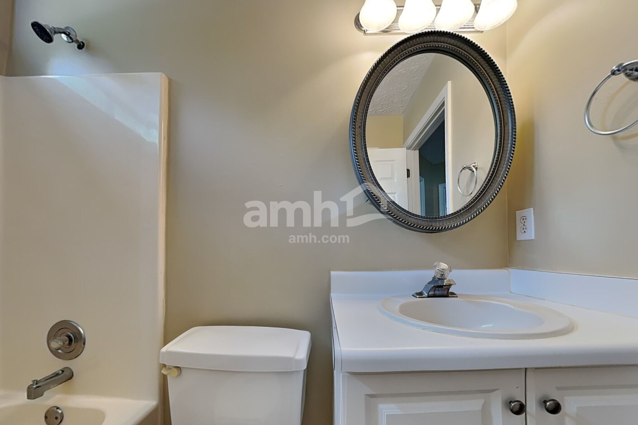 Building Photo - 2510 Baysridge Dr NW