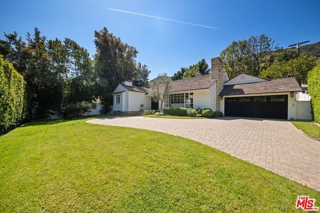 Building Photo - 2107 Coldwater Canyon Dr