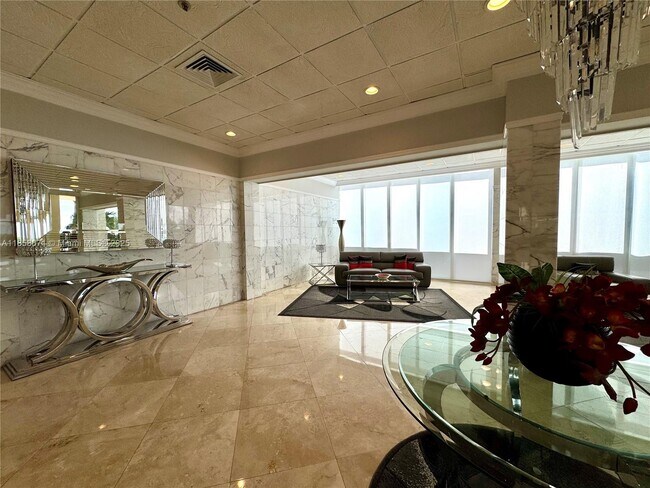 Building Photo - 5440 N Ocean Dr