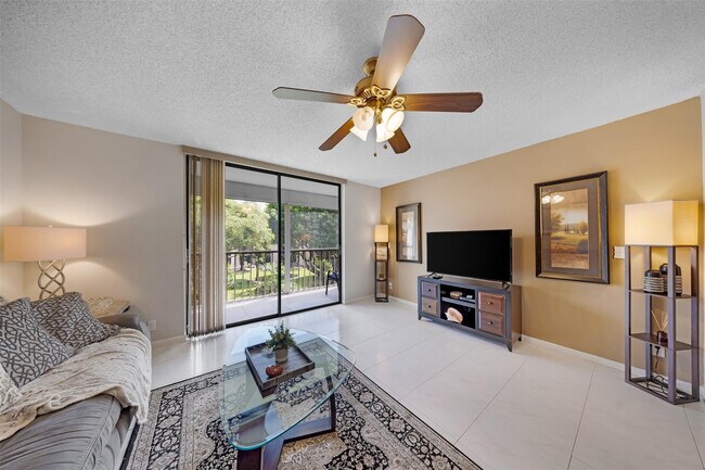 Building Photo - 5250 Las Verdes Cir