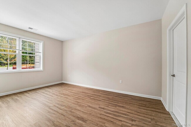 Building Photo - 410 Tower Ridge Cir