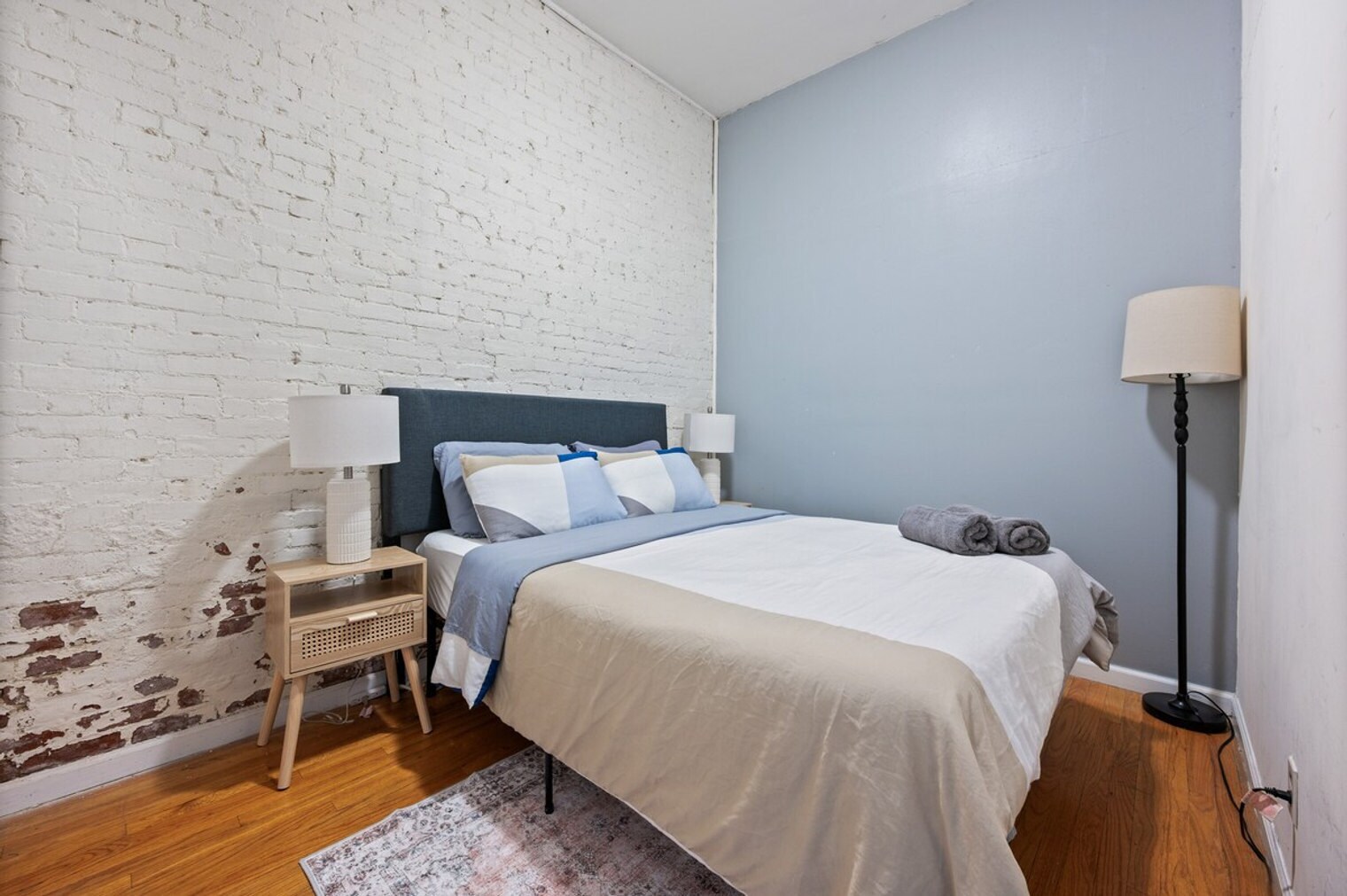 Building Photo - 639 2nd Ave