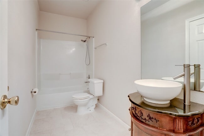 Building Photo - 5503 Gatesprings Ln