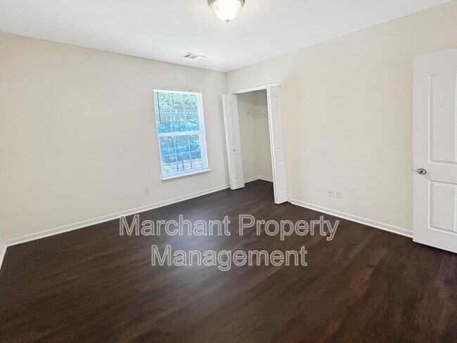 Building Photo - 510 Riello Dr