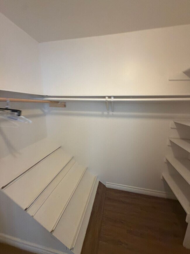 Building Photo - DESIRABLE TWO BEDROOM TWO BATH HOME IN STUDIO CITY