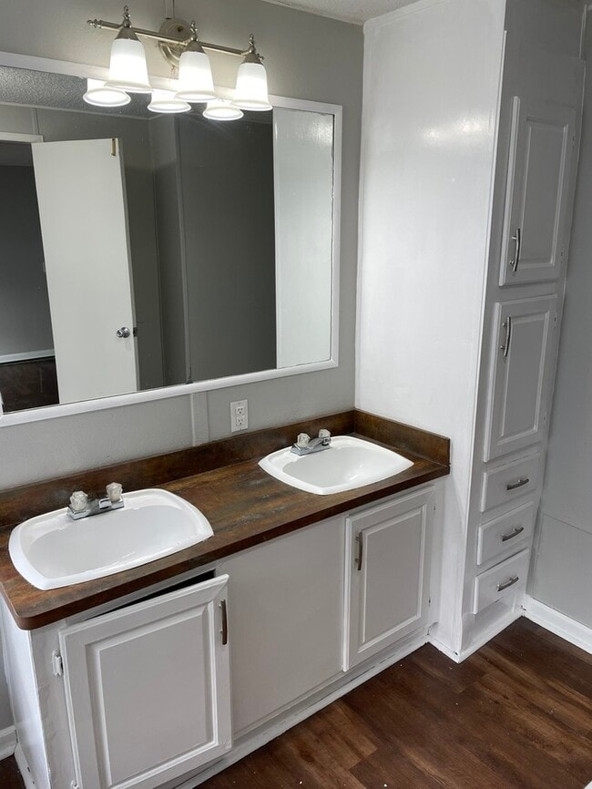 Building Photo - Triangle Mobile Home Park