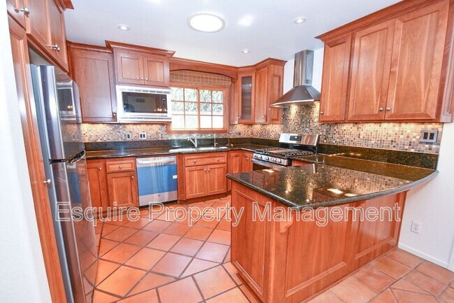 Building Photo - 298 Glenwood Ave