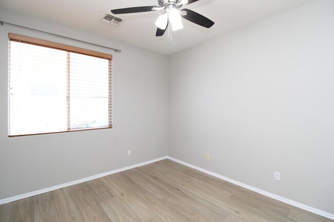 Building Photo - 361 S Melba St