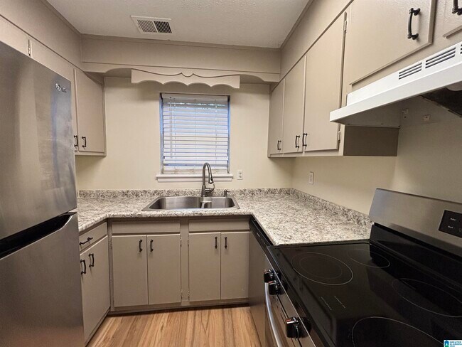 Building Photo - 2053 Montreat Cir