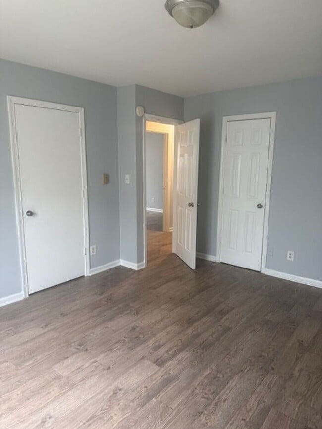 Building Photo - Three Bedroom Apartment in Norfolk