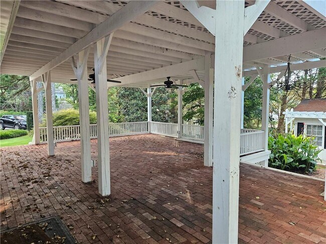 Building Photo - 1455 Courtney Ln