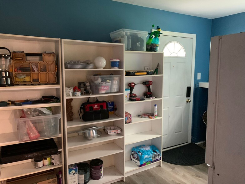 Mud Room - 15 Sherwood Cir