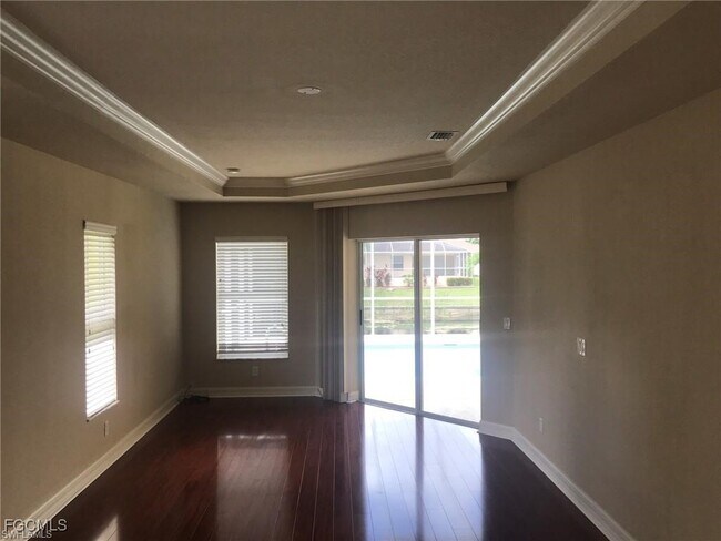 Building Photo - 137 SE 16th St