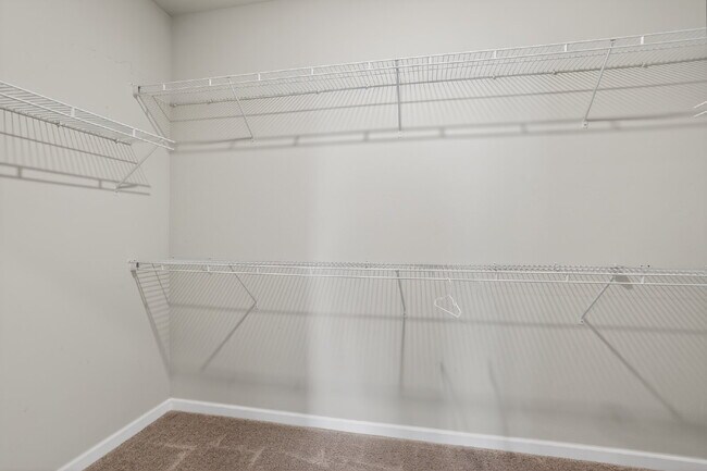 Building Photo - Spacious 4BR/2.5BA Home in El Reno — 2,213 Sq Ft, Move-In Ready