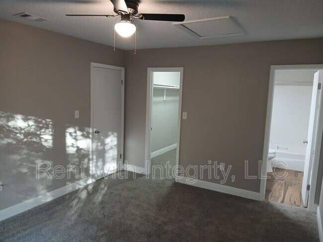 Building Photo - 445 Cactus St