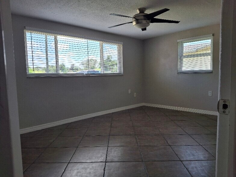 Building Photo - 1663 Plum Tree Rd