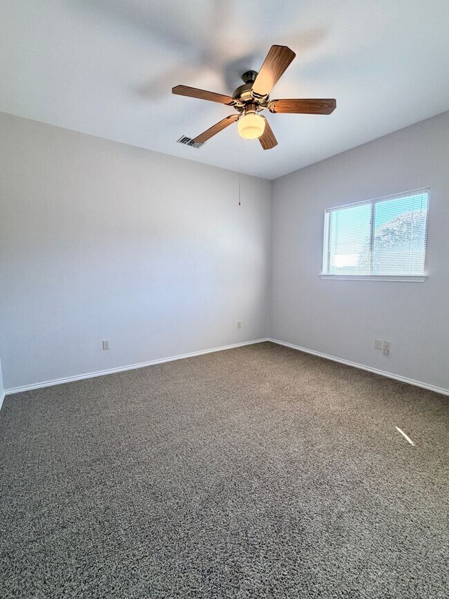 Building Photo - 6780 Braden Cir