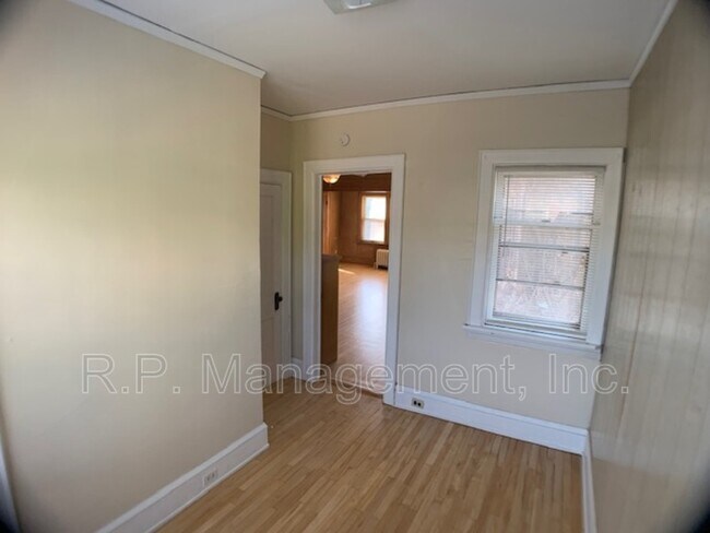 Building Photo - 1434 W 32nd St